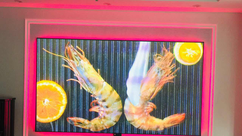 激光電視如何搭配比較好？天生一對，是不是？